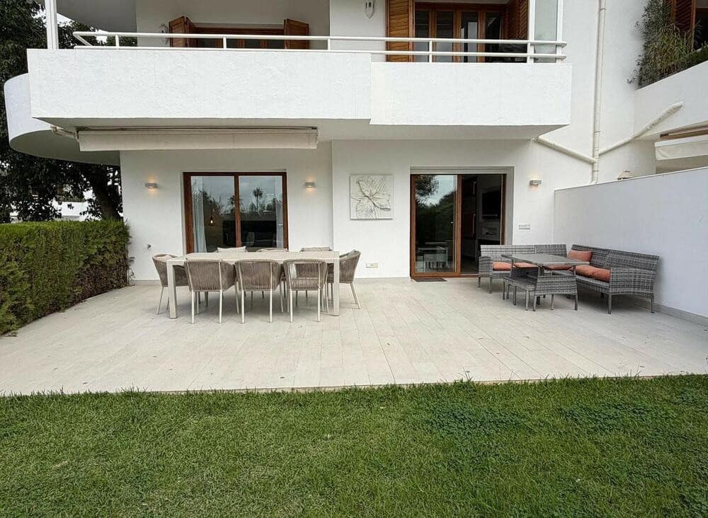 Appartement de 3 chambres à louer à Marbella avec piscine garage - 3 800 € (Ref: 9451694)