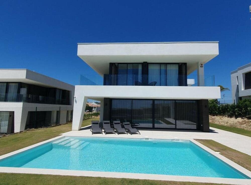 4 Zimmer Villa zu verkaufen in La Duquesa / Puerto de la Duquesa mit Pool Garage - 1.300.000 € (Ref: 9451695)