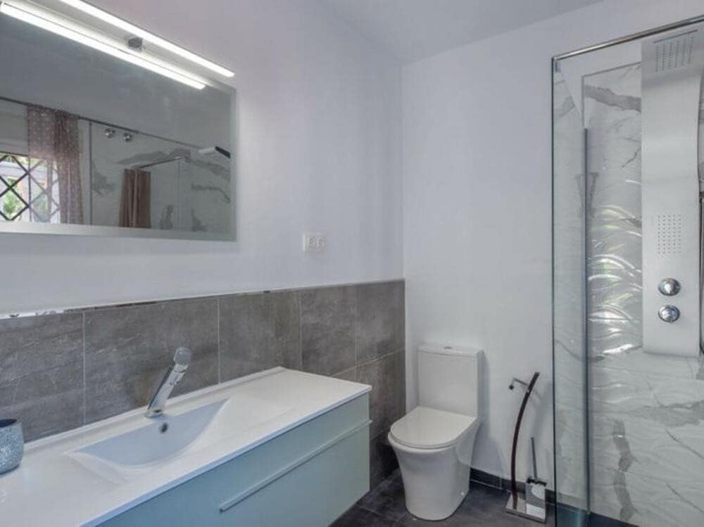 10 quarto Moradia para venda em Marbella com piscina garagem - 1 880 000 € (Ref: 9451697)