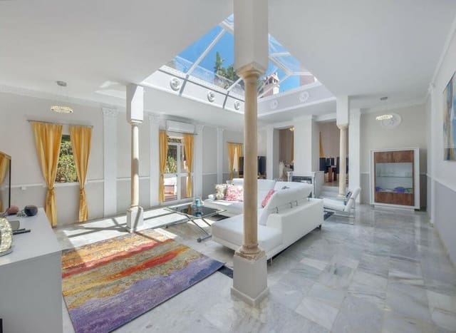 10 makuuhuone Huvila myytävänä paikassa Hacienda Las Chapas, Marbella mukana uima-altaan 
autotalli - 1 880 000 € (Ref: 9451697)