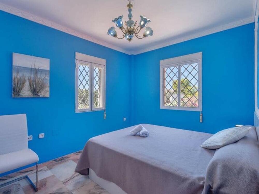 10 quarto Moradia para venda em Marbella com piscina garagem - 1 880 000 € (Ref: 9451697)