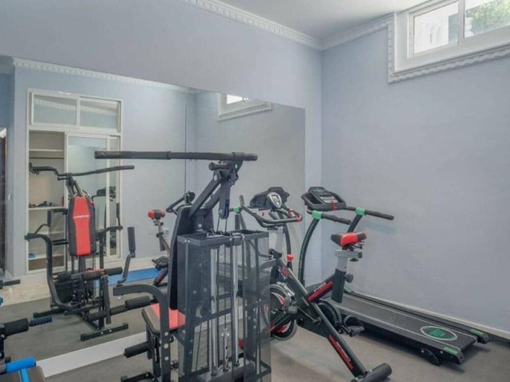 10 quarto Moradia para venda em Marbella com piscina garagem - 1 880 000 € (Ref: 9451697)