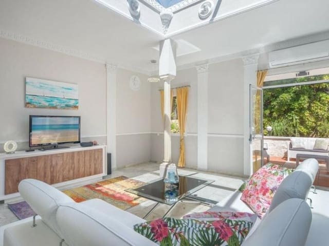 10 makuuhuone Huvila myytävänä paikassa Hacienda Las Chapas, Marbella mukana uima-altaan 
autotalli - 1 880 000 € (Ref: 9451697)