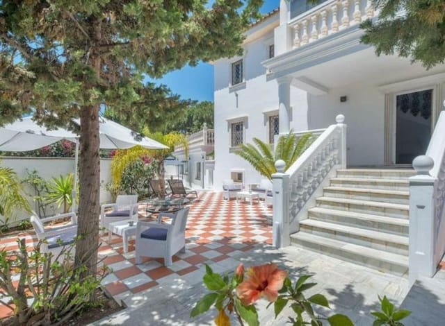 10 makuuhuone Huvila myytävänä paikassa Hacienda Las Chapas, Marbella mukana uima-altaan 
autotalli - 1 880 000 € (Ref: 9451697)