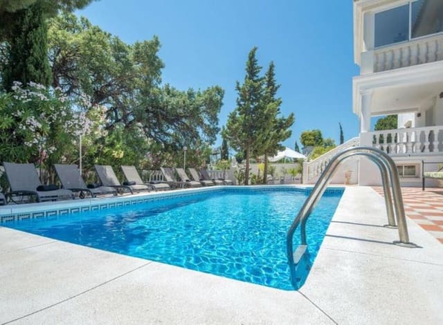 10 makuuhuone Huvila myytävänä paikassa Hacienda Las Chapas, Marbella mukana uima-altaan 
autotalli - 1 880 000 € (Ref: 9451697)