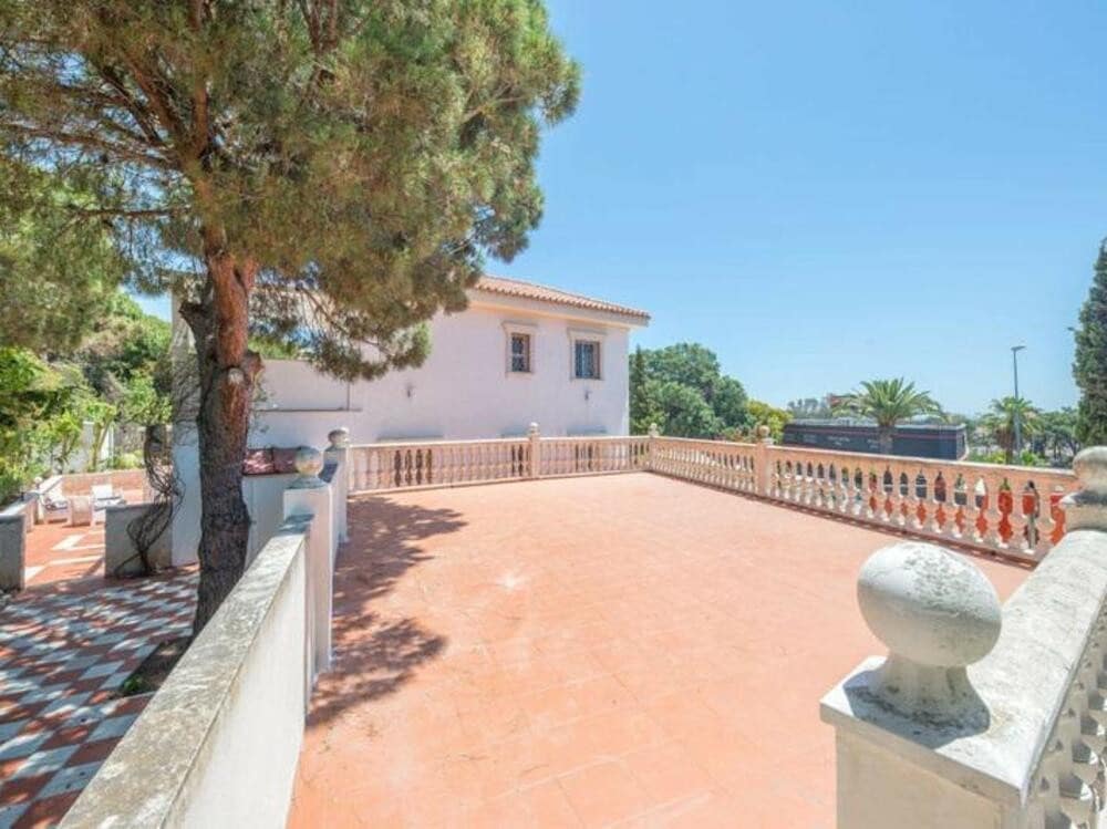 10 quarto Moradia para venda em Marbella com piscina garagem - 1 880 000 € (Ref: 9451697)