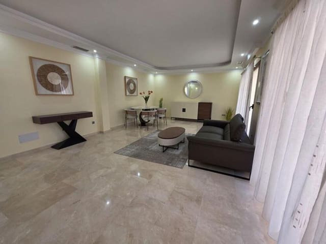 Chalet de 4 habitaciones en Hacienda Las Chapas, Marbella en venta con piscina garaje - 1.600.000 € (Ref: 9451698)