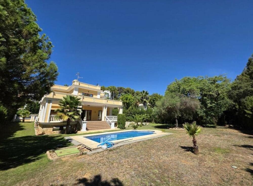4 sovrum Villa till salu i Marbella med pool garage - 1 600 000 € (Ref: 9451698)