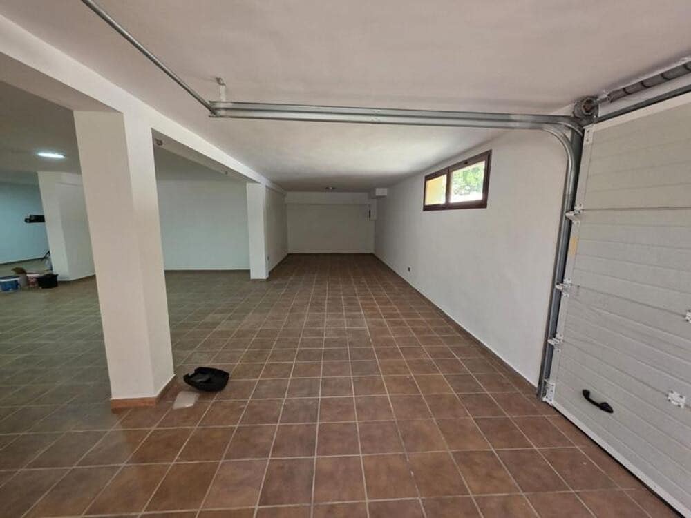 4 sovrum Villa till salu i Marbella med pool garage - 1 600 000 € (Ref: 9451698)