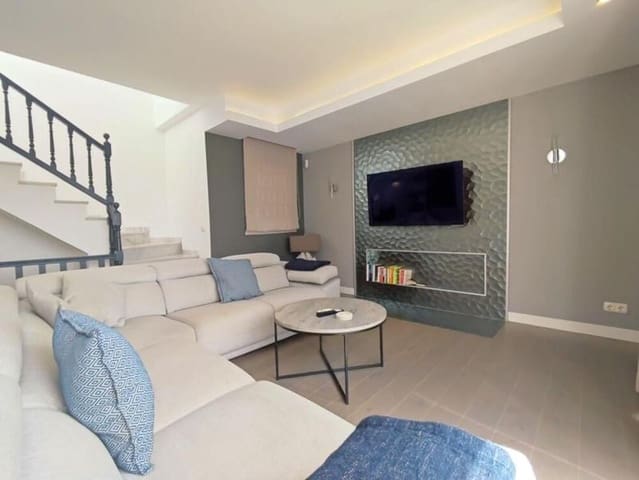 4 bedroom Townhouse for rent in Nagüeles Alto, Marbella with pool garage - € 4,500 (Ref: 9455701)