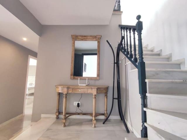 4 bedroom Townhouse for rent in Nagüeles Alto, Marbella with pool garage - € 4,500 (Ref: 9455701)