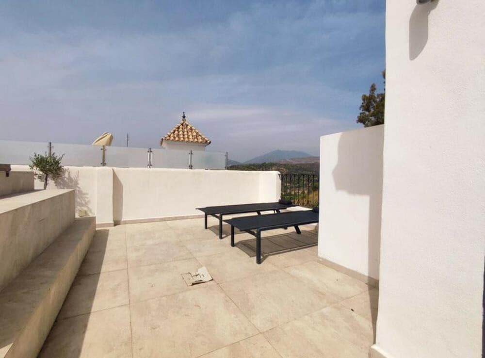 4 slaapkamer Huis te huur in Marbella met zwembad garage - € 4.500 (Ref: 9455701)