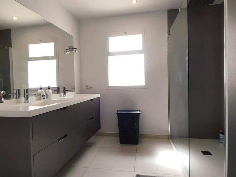 4 slaapkamer Huis te huur in Marbella met zwembad garage - € 4.500 (Ref: 9455701)