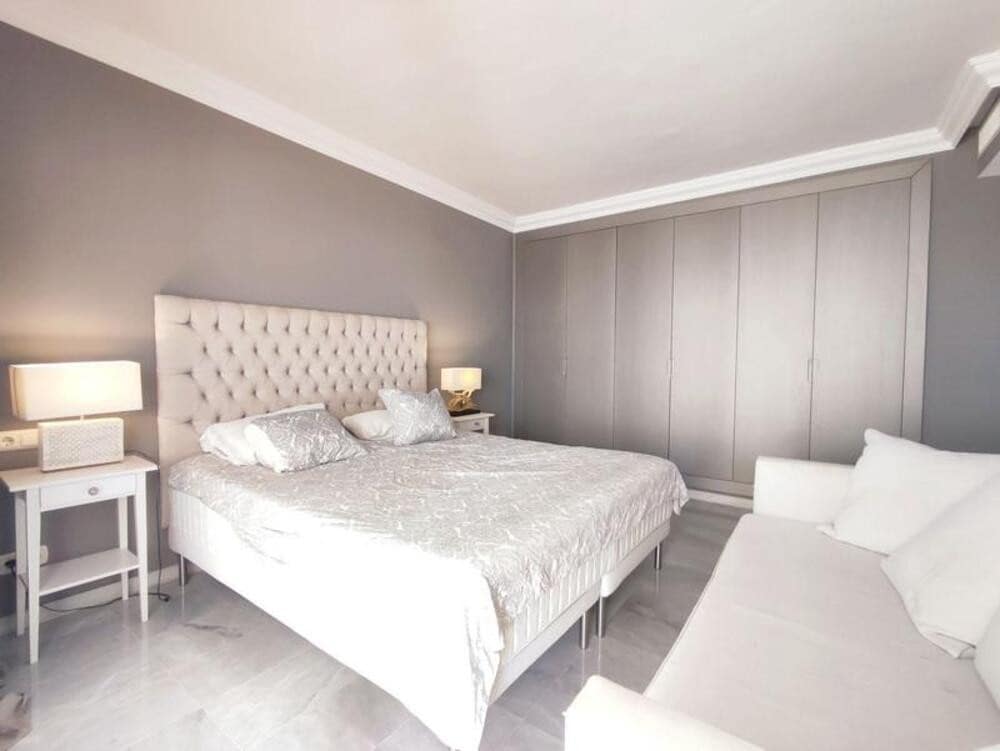 4 slaapkamer Huis te huur in Marbella met zwembad garage - € 4.500 (Ref: 9455701)