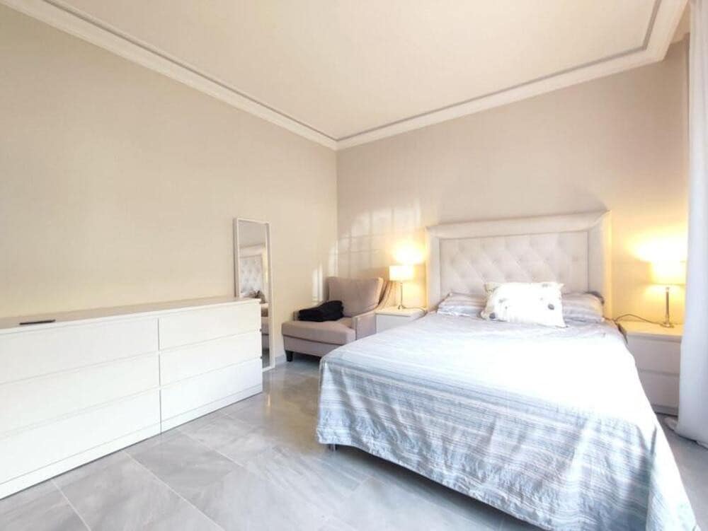 4 slaapkamer Huis te huur in Marbella met zwembad garage - € 4.500 (Ref: 9455701)