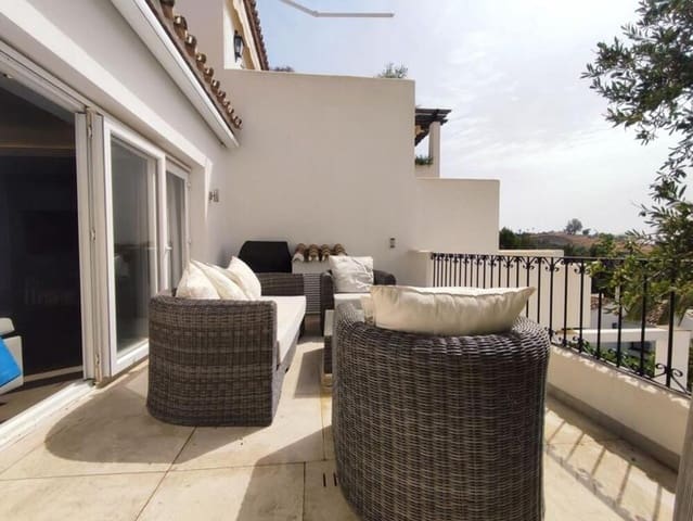 4 bedroom Townhouse for rent in Nagüeles Alto, Marbella with pool garage - € 4,500 (Ref: 9455701)
