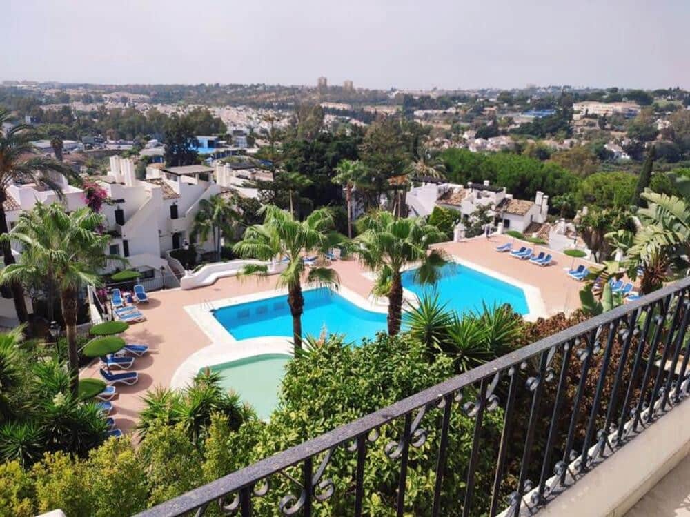 4 slaapkamer Huis te huur in Marbella met zwembad garage - € 4.500 (Ref: 9455701)