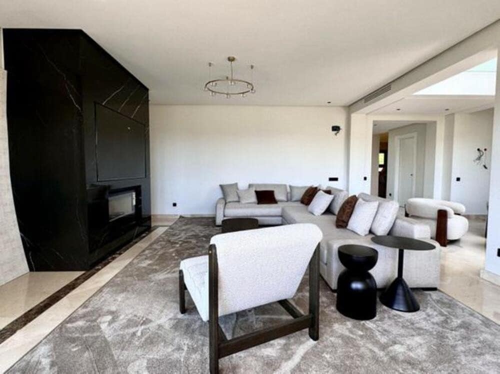 6 bedroom Villa for rent in Marbella with pool garage - € 15,000 (Ref: 9455702)