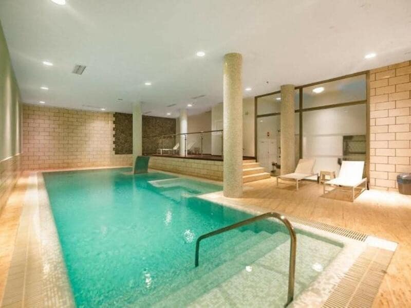 3 quarto Casa em Banda para venda em Marbella com piscina garagem - 2 000 000 € (Ref: 9455703)