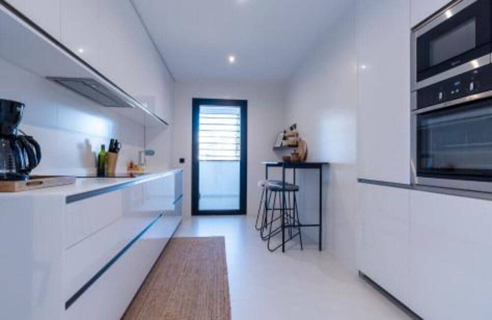 3 soveværelse Lejlighed til leje i Estepona med swimmingpool garage - € 3.400 (Ref: 9455705)