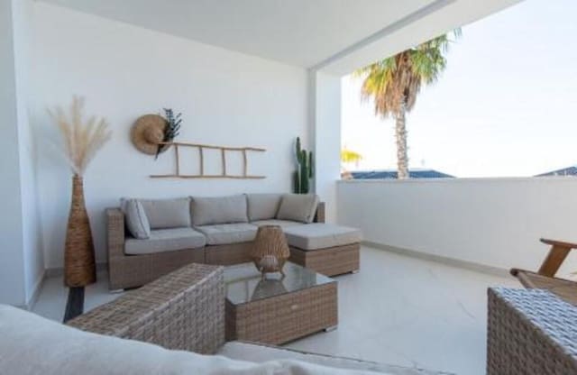 3 bedroom Apartment for rent in Altos de Estepona, Estepona - € 3,400 (Ref: 9455705)