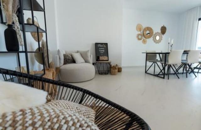 3 bedroom Apartment for rent in Altos de Estepona, Estepona - € 3,400 (Ref: 9455705)