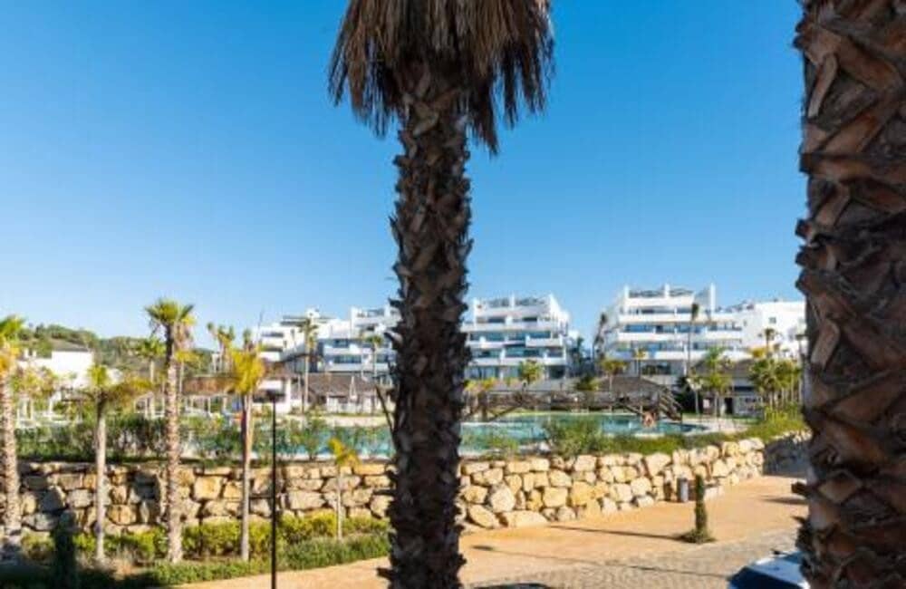 3 soveværelse Lejlighed til leje i Estepona med swimmingpool garage - € 3.400 (Ref: 9455705)