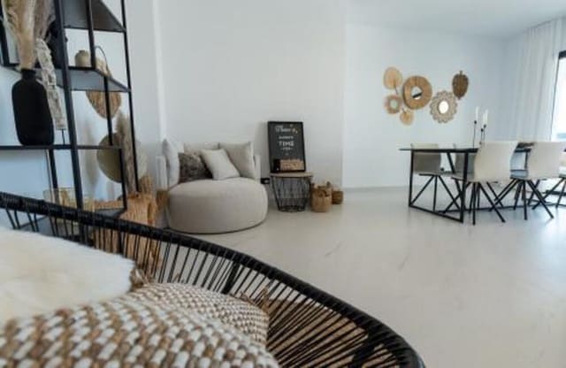 Appartement de 3 chambres à louer à Altos de Estepona, Estepona avec piscine garage - 3 400 € (Ref: 9455705)