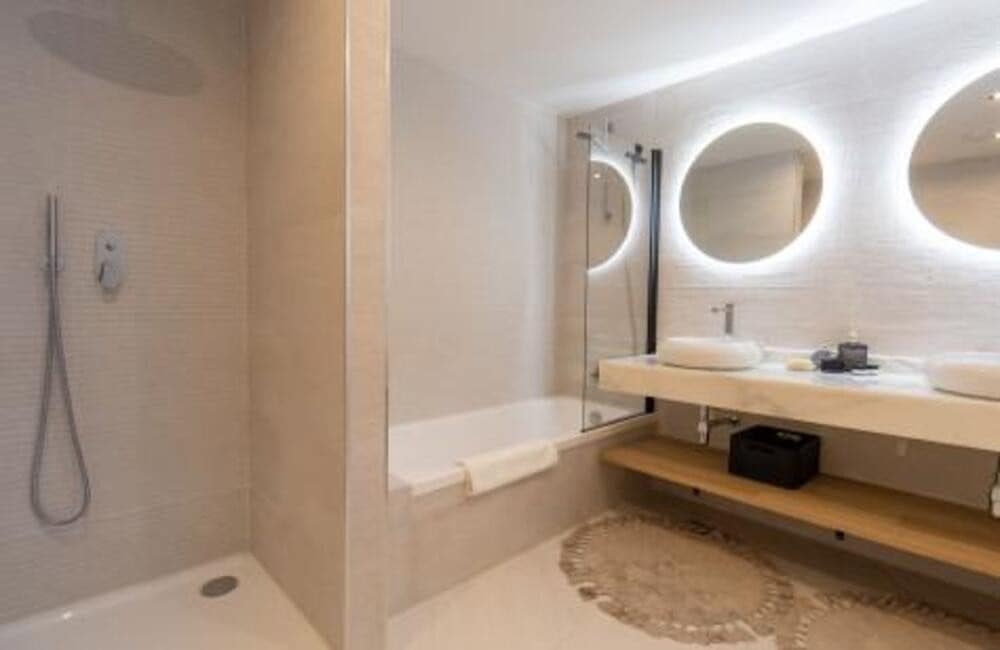 3 soverom Leilighet til salgs i Estepona med svømmebasseng garasje - € 2 100 (Ref: 9455706)