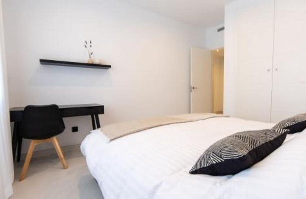 3 soverom Leilighet til salgs i Estepona med svømmebasseng garasje - € 2 100 (Ref: 9455706)