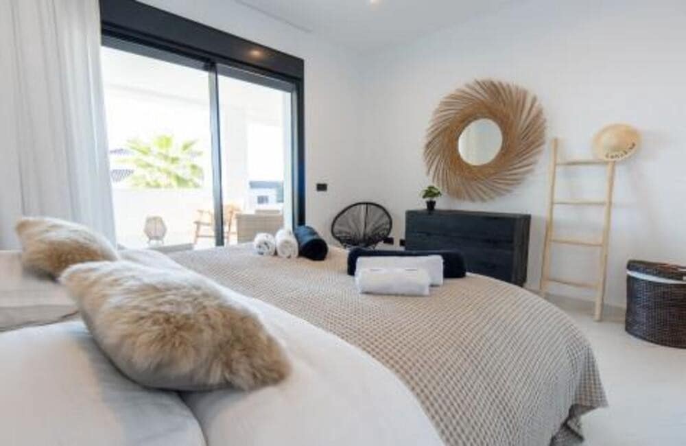 3 soverom Leilighet til salgs i Estepona med svømmebasseng garasje - € 2 100 (Ref: 9455706)