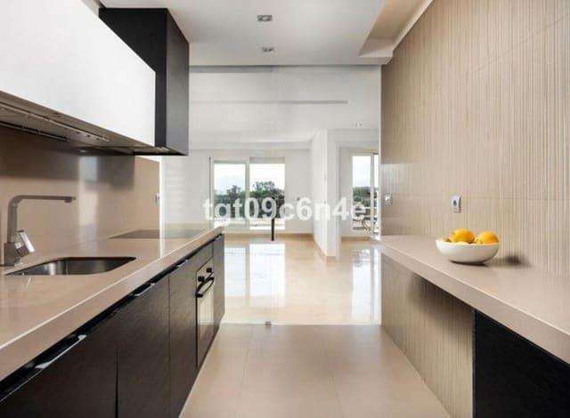 3 quarto Apartamento para venda em Los Arqueros, Benahavís com piscina garagem - 549 000 € (Ref: 9455707)