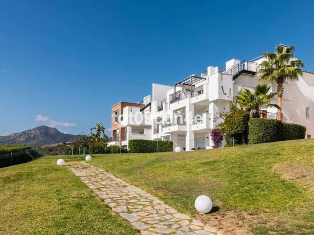 3 Zimmer Apartment zu verkaufen in Los Arqueros mit Pool Garage - 549.000 € (Ref: 9455707)