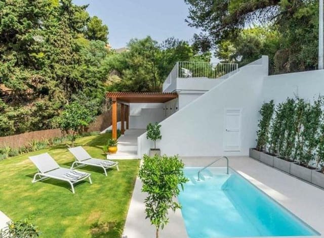 3 bedroom Villa for sale in Casco Antiguo, Marbella with pool garage - € 1,600,000 (Ref: 9460912)
