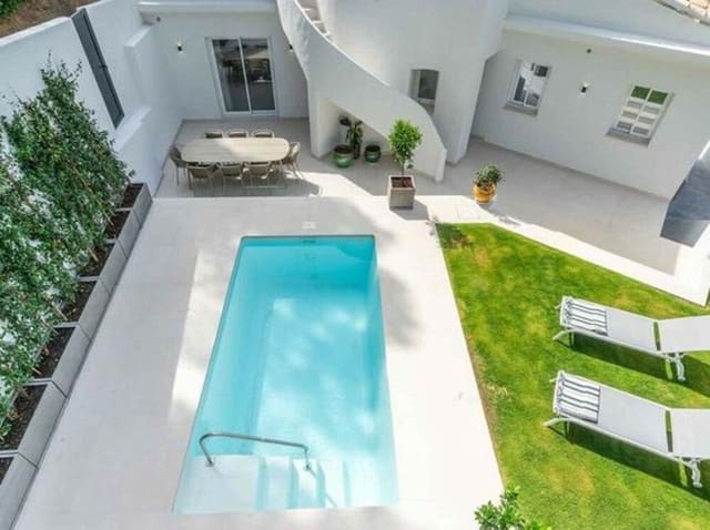 3 bedroom Villa for sale in Casco Antiguo, Marbella with pool garage - € 1,600,000 (Ref: 9460912)