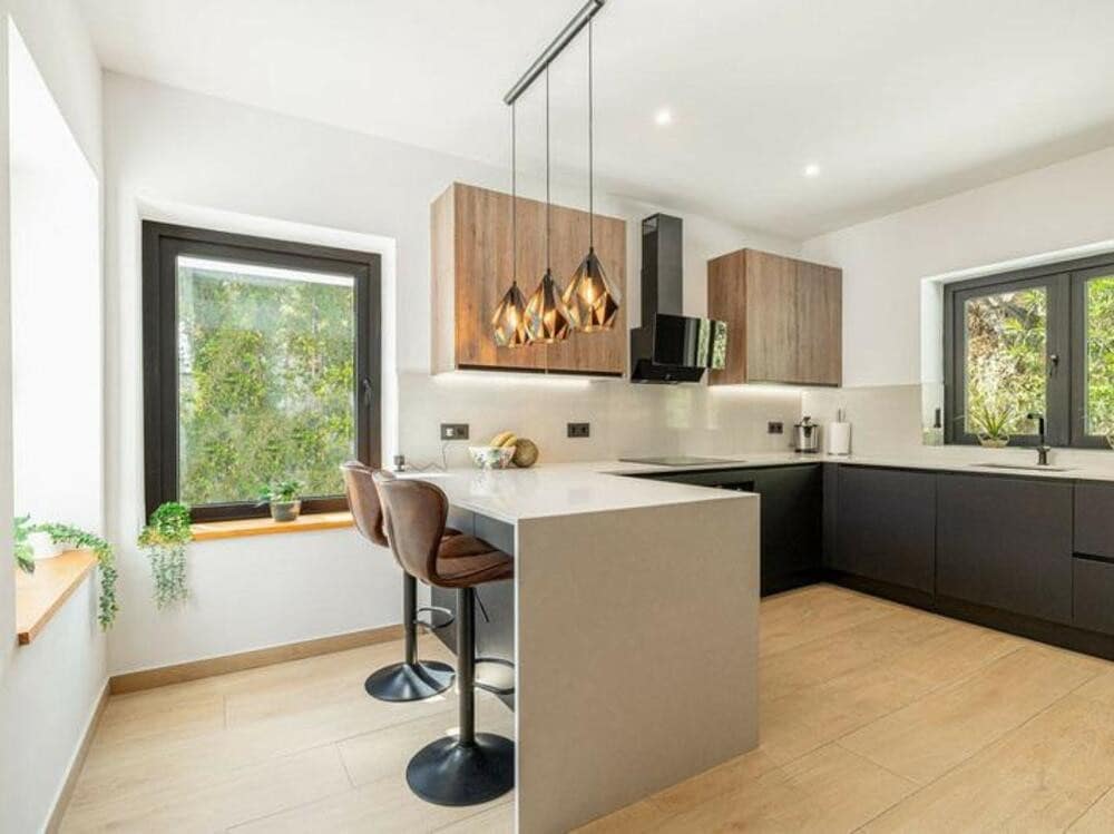 5 Zimmer Villa zu verkaufen in El Paraiso mit Pool Garage - 1.998.000 € (Ref: 9460913)