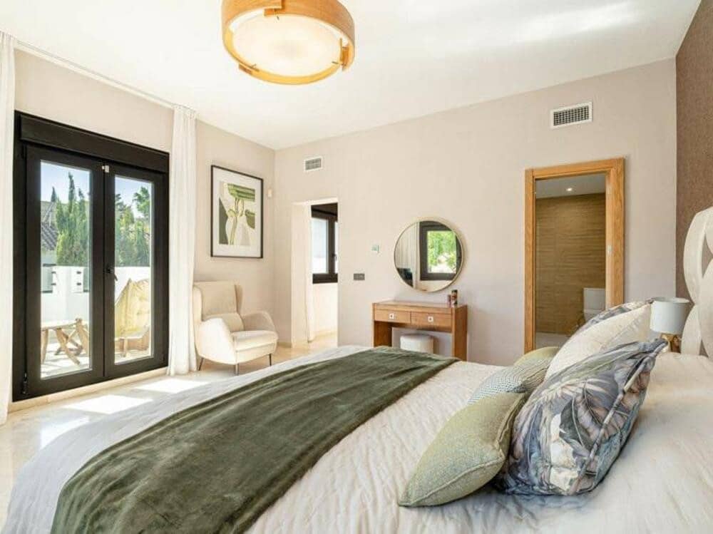 5 Zimmer Villa zu verkaufen in El Paraiso mit Pool Garage - 1.998.000 € (Ref: 9460913)