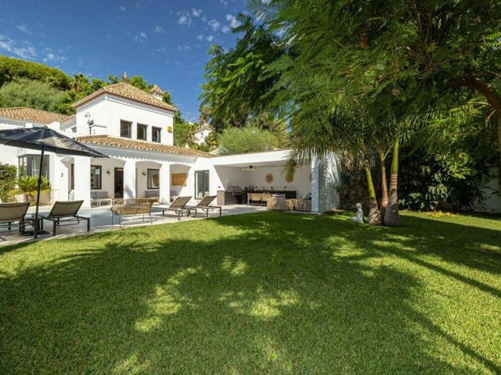 5 Zimmer Villa zu verkaufen in El Paraiso mit Pool Garage - 1.998.000 € (Ref: 9460913)