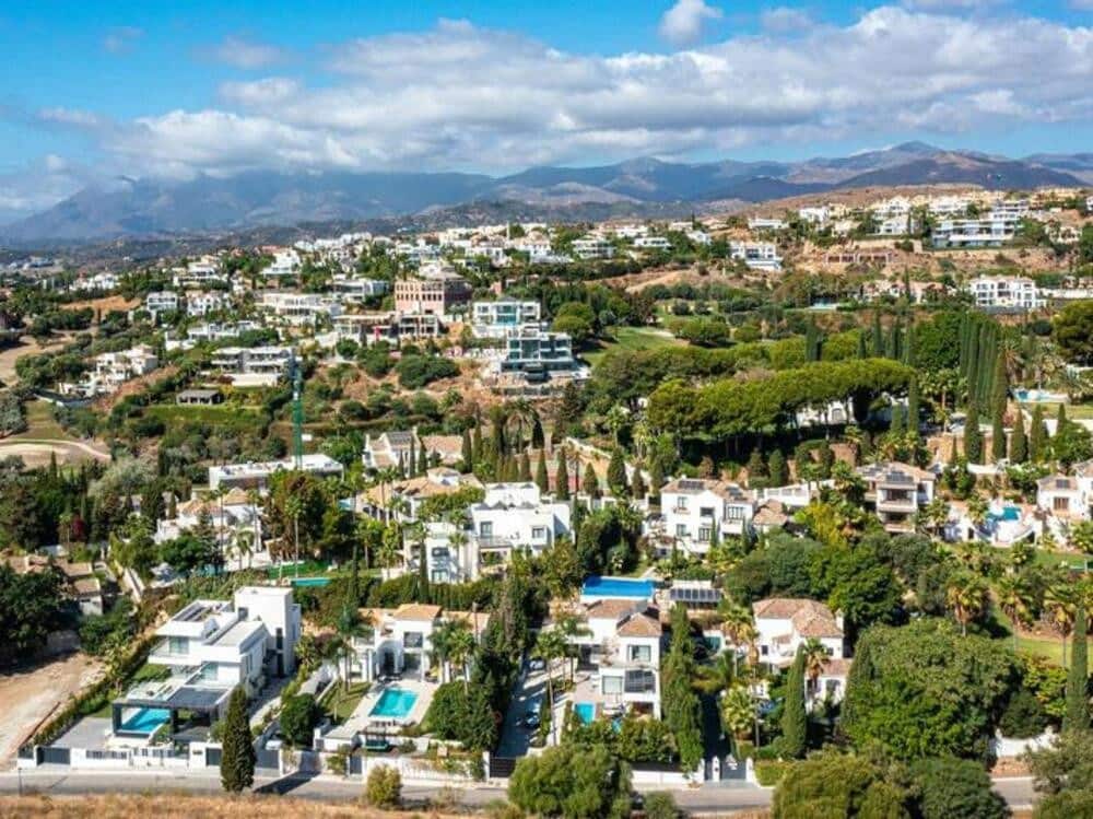 5 Zimmer Villa zu verkaufen in El Paraiso mit Pool Garage - 1.998.000 € (Ref: 9460913)