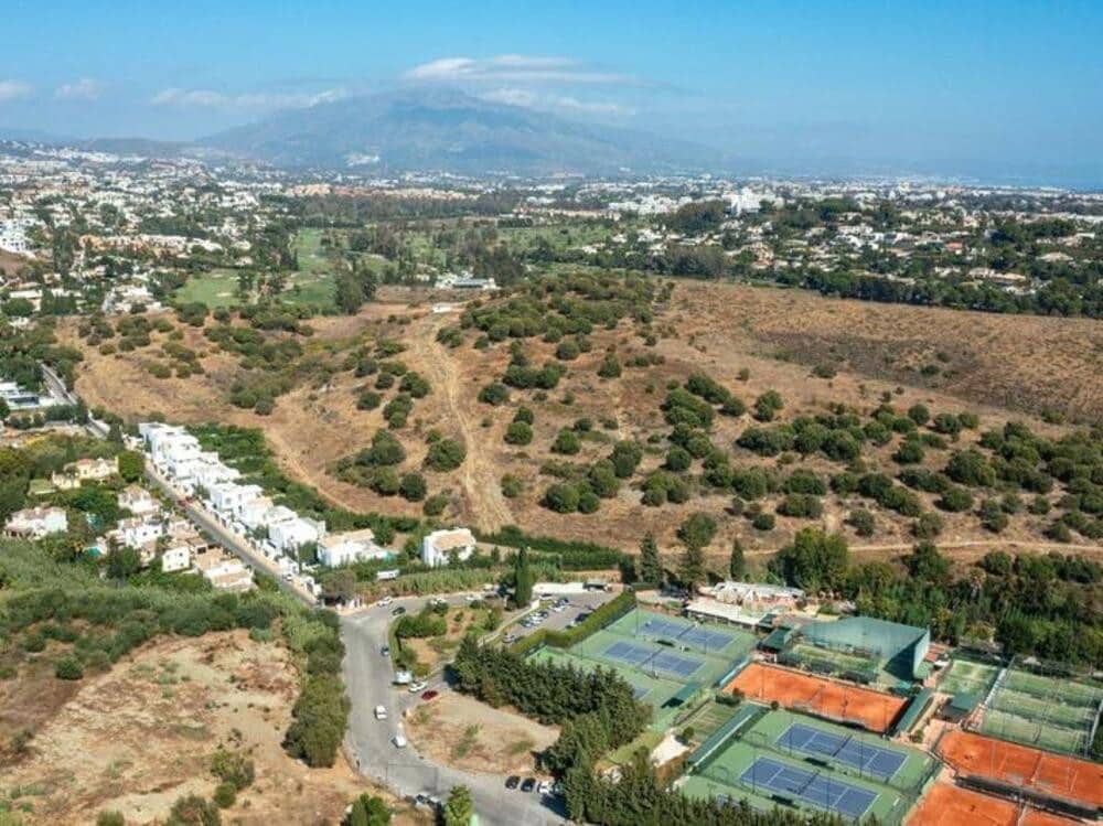 5 Zimmer Villa zu verkaufen in El Paraiso mit Pool Garage - 1.998.000 € (Ref: 9460913)