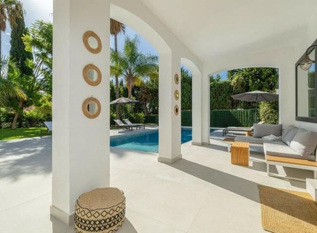 5 sypialnia Willa na sprzedaż w El Paraiso, Estepona z basenem garażem - 1 998 000 € (Ref: 9460913)