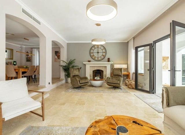 5 sypialnia Willa na sprzedaż w El Paraiso, Estepona z basenem garażem - 1 998 000 € (Ref: 9460913)