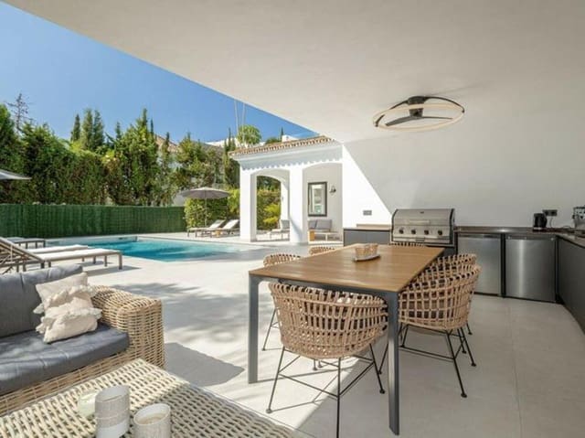 5 sypialnia Willa na sprzedaż w El Paraiso, Estepona z basenem garażem - 1 998 000 € (Ref: 9460913)