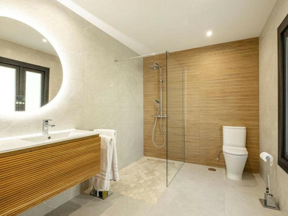 5 slaapkamer Villa te koop in El Paraiso met zwembad garage - € 1.998.000 (Ref: 9460913)