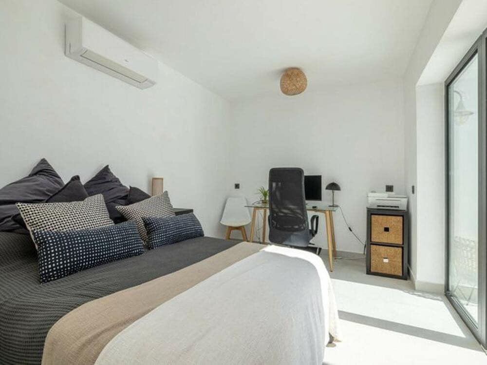 5 slaapkamer Villa te koop in El Paraiso met zwembad garage - € 1.998.000 (Ref: 9460913)