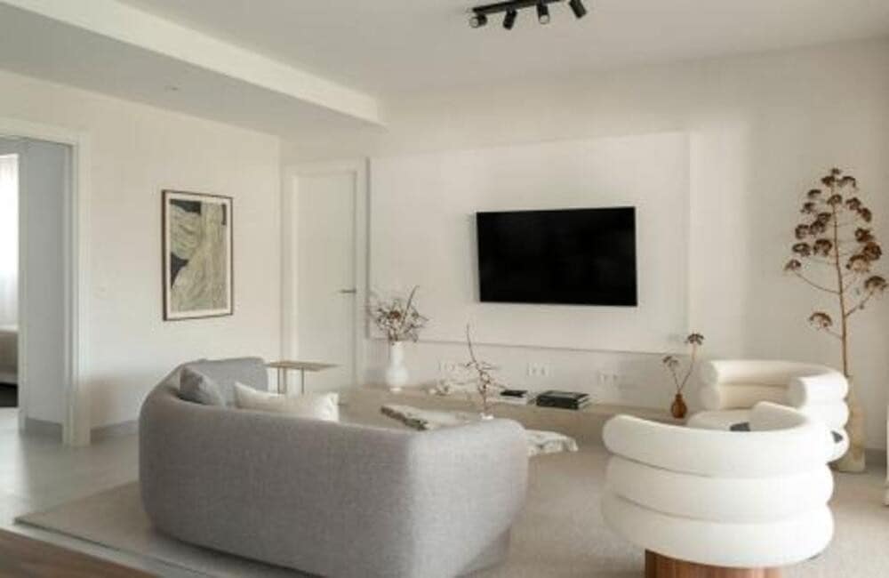 2 Zimmer Apartment zu vermieten in Marbella mit Pool Garage - 3.500 € (Ref: 9460916)