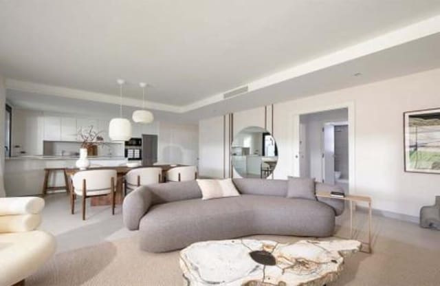 2 quarto Apartamento para arrendar em Alto de los Monteros, Marbella com piscina garagem - 3 500 € (Ref: 9460916)