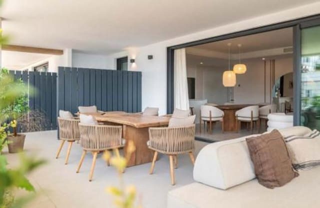 2 quarto Apartamento para arrendar em Alto de los Monteros, Marbella com piscina garagem - 3 500 € (Ref: 9460916)