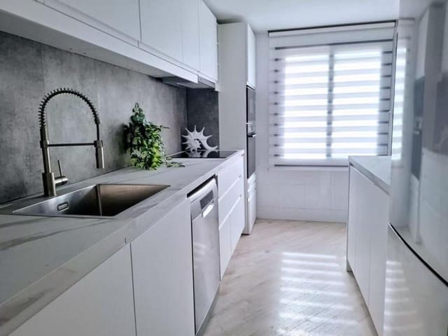 3 slaapkamer Appartement te koop in Nueva Andalucía Centro, Marbella met zwembad garage - € 669.000 (Ref: 9465103)
