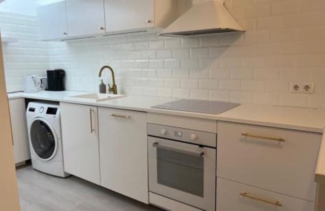 3 quarto Apartamento para arrendar em Los Naranjos, Marbella com piscina garagem - 2 850 € (Ref: 9465104)